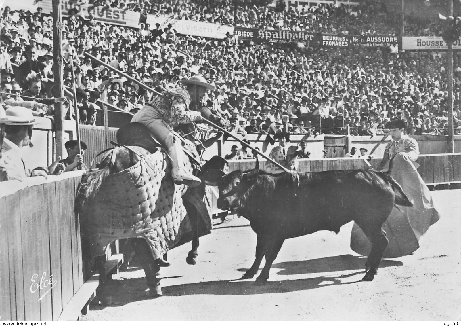 Course De Taureaux (Corrida) - Toros - Une Pique Trop En Arrière Du Garrot - Corrida