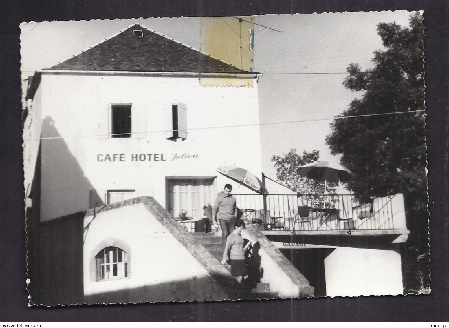 CPSM 30 - CAMPRIEU - Village Touristique - TB PLAN CAFE HOTEL Julien Et Sa Terrasse Avec ANIMATION 1970 - Autres & Non Classés