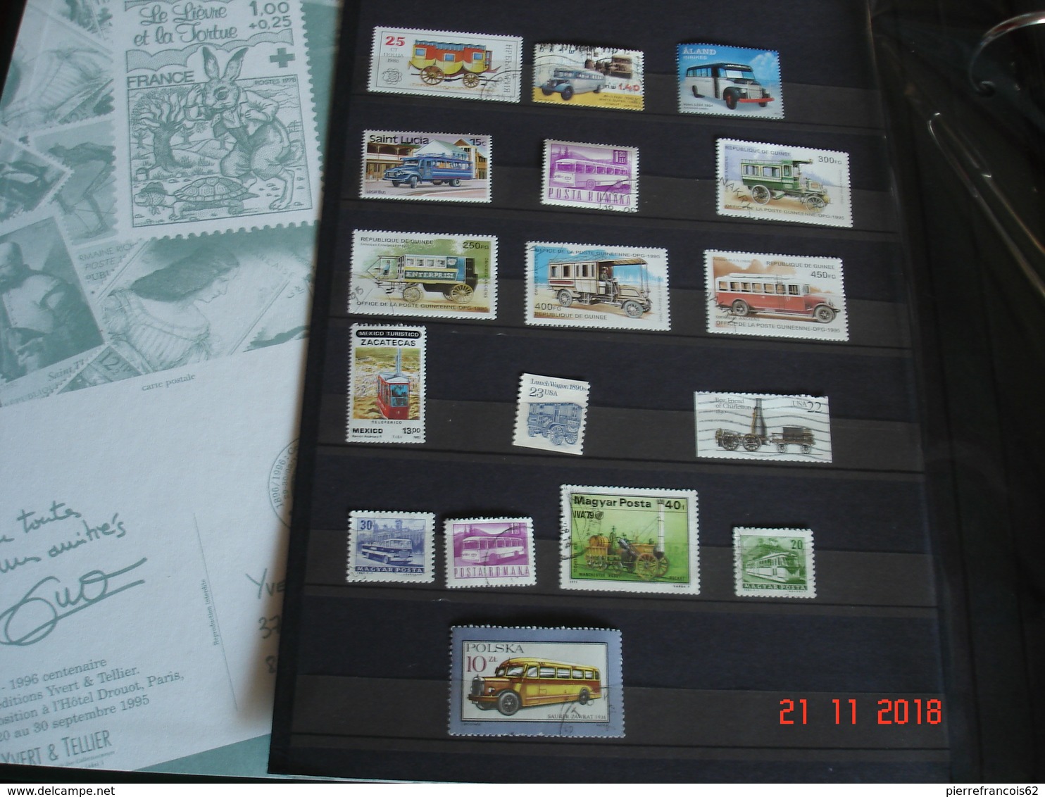 BEL ALBUM RENFERMANT UNE COLLECTION DE TIMBRES SUR LES VOITURES,VELOS,MOTOS DU MON DE - Collections (en Albums)