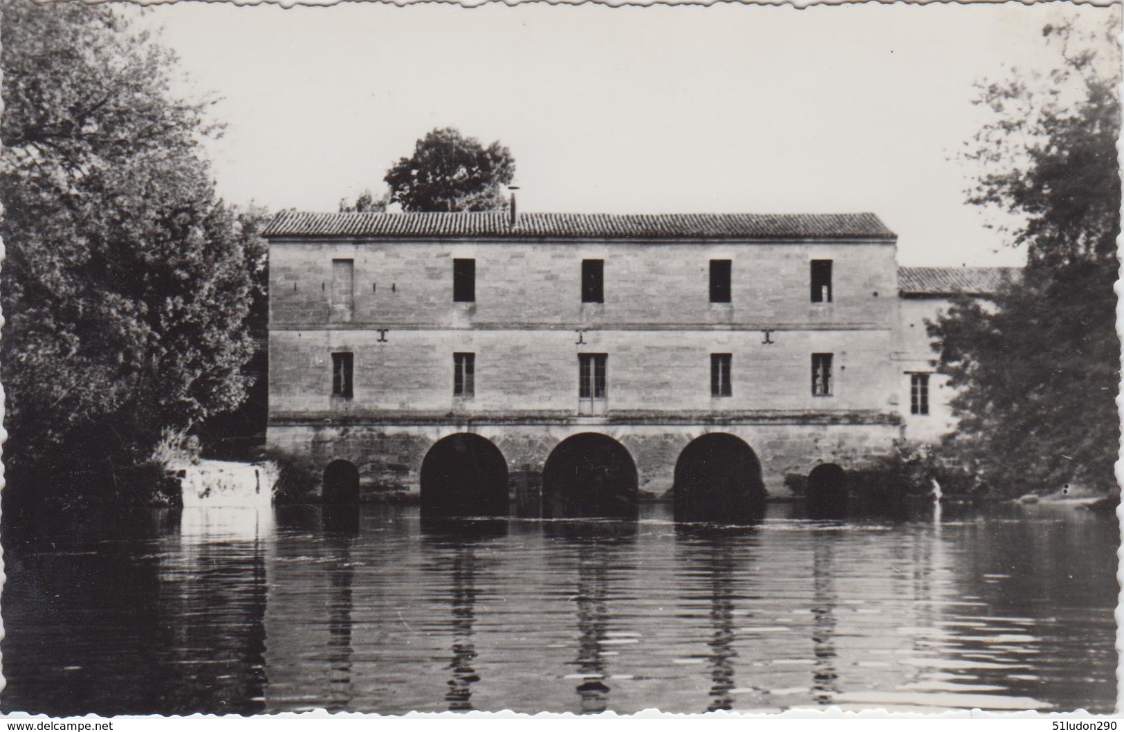 CPSM Saint-Seurin-sur-l'Isle - Le Moulin à Logerie - Autres & Non Classés