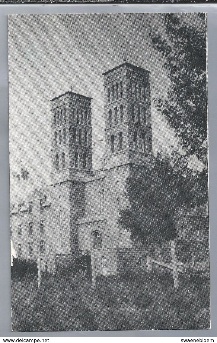 CA.- La Trappe N. D. De Mistassini, Village Des Pères. P. Q. Les Tours De L'église Abbatiale. - Altri & Non Classificati