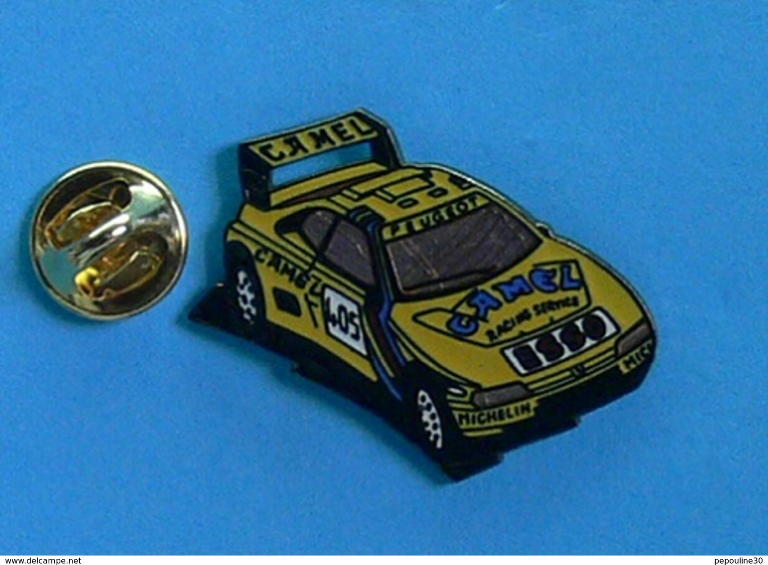 1 PIN'S //   ** PEUGEOT 405 TURBO16 RALLYE-RAID PARIS DAKAR 1990 / CAMEL / ESSO / MICHELIN ** . (Démons & Merveilles) - Peugeot