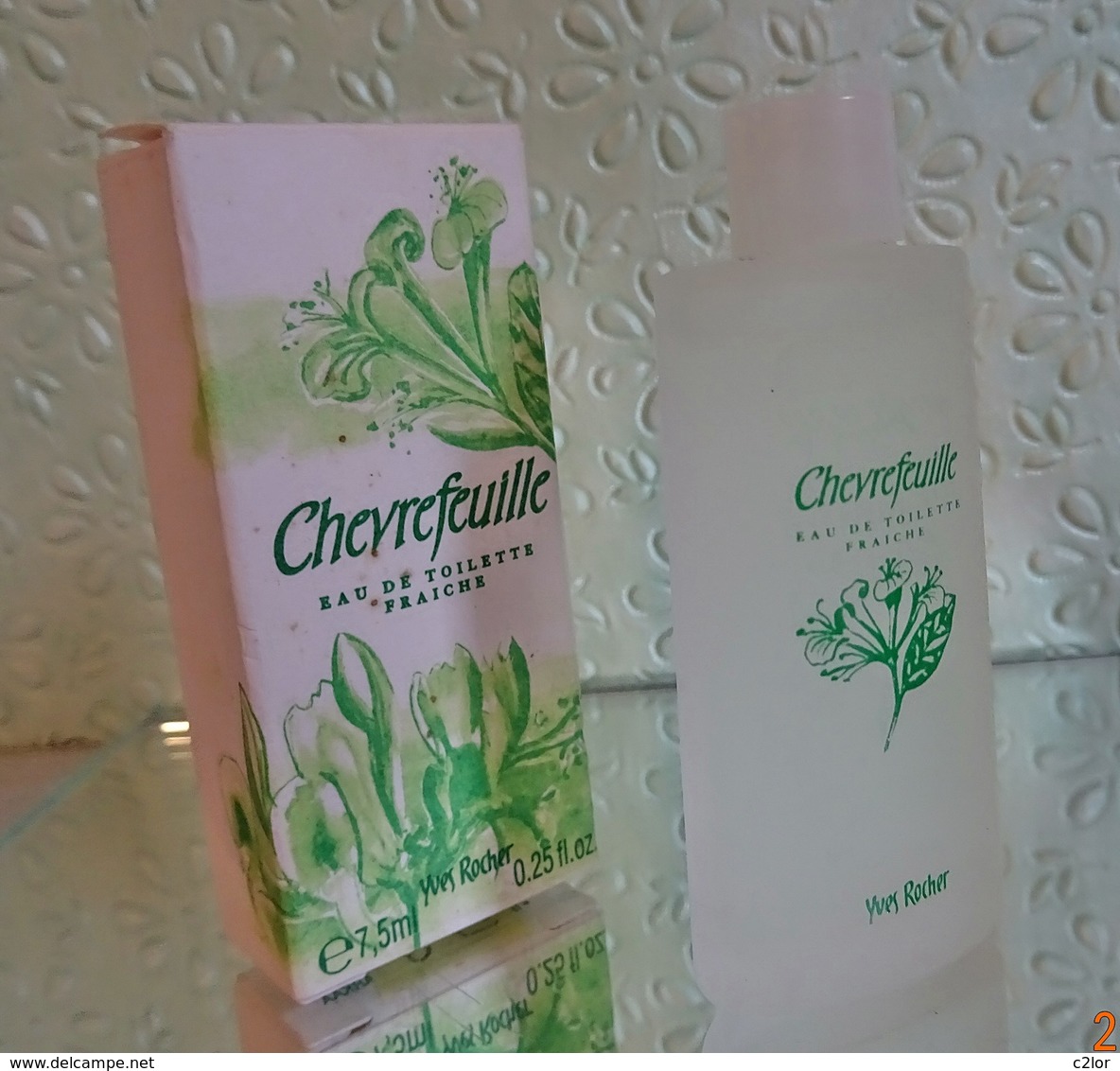 Miniature  "CHÈVREFEUILLE" De YVES ROCHER Eau De  Toilette Fraîche 7,5 Ml Dans Sa Boite  (M076-2) - Miniaturas Mujer (en Caja)