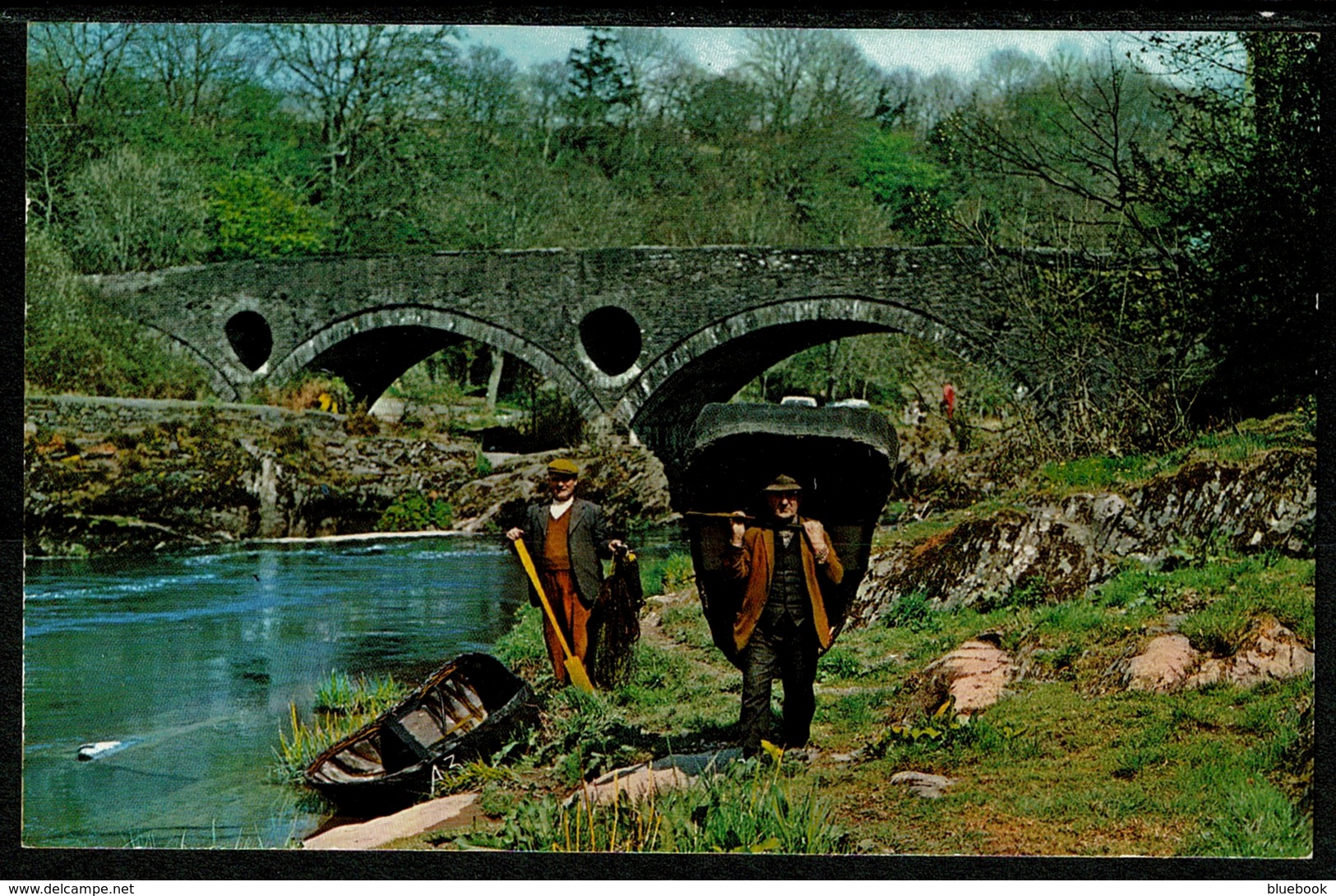 Ref 1242 - Ethnic Postcard - Welsh Coracle Boats - Wales - Europe