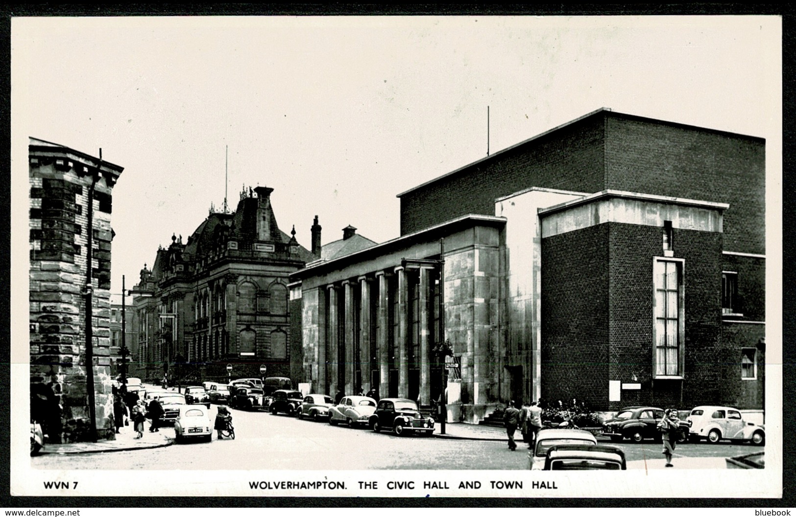 Ref 1242 - 1965 Real Photo Postcard - Cars Outside Civic & Town Hall Wolverhampton - Staffordshire - Wolverhampton