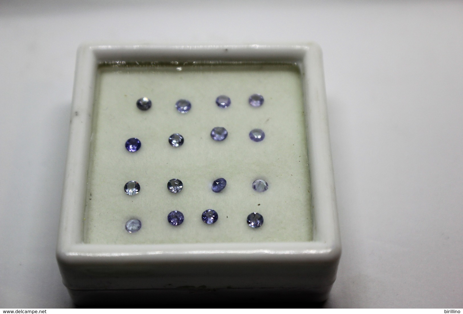 1088 - Tanzanite Ct. 1.12 (16 Pezzi) Misure  2.5 Mm - Non Classificati