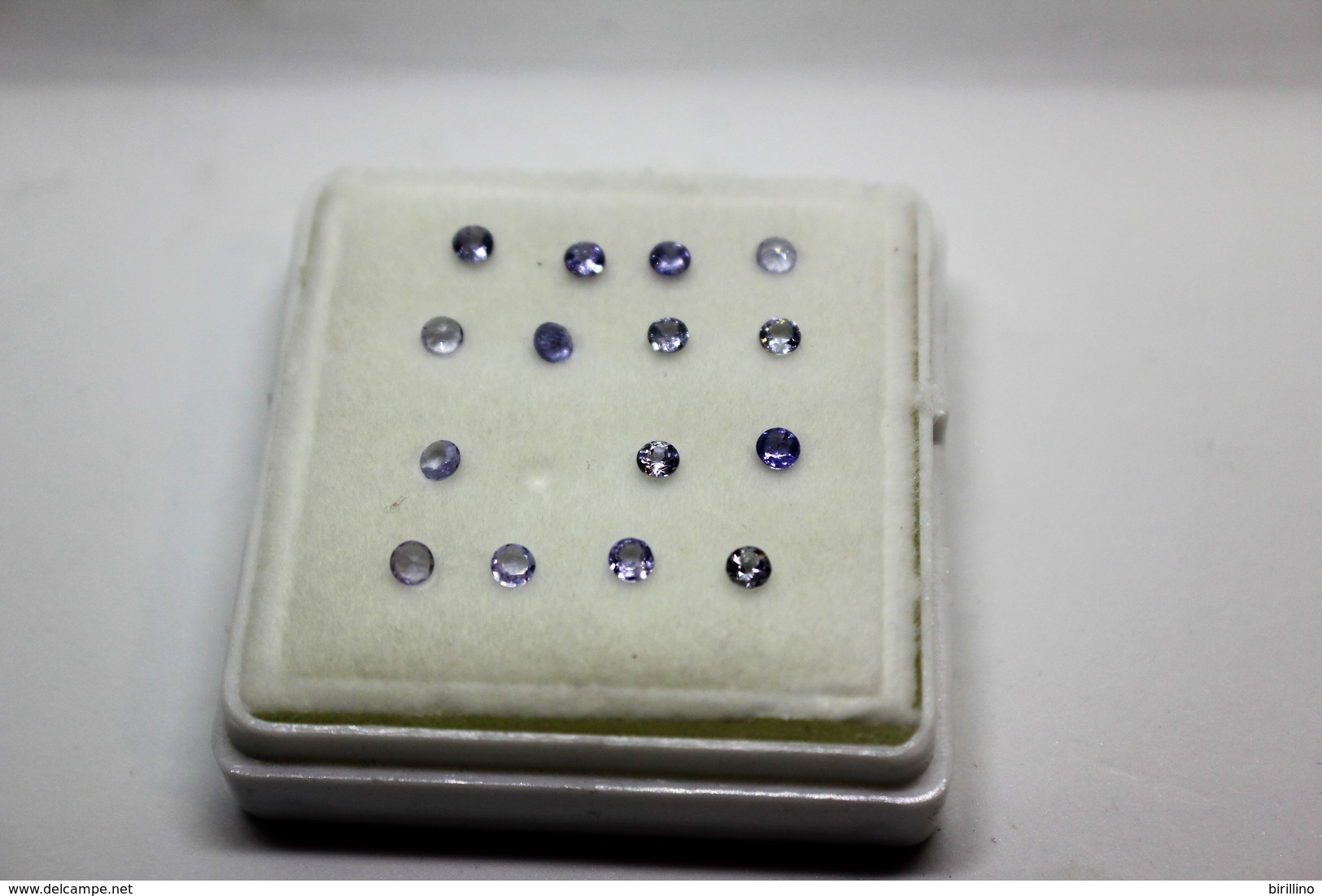 1088 - Tanzanite Ct. 1.12 (16 Pezzi) Misure  2.5 Mm - Non Classificati