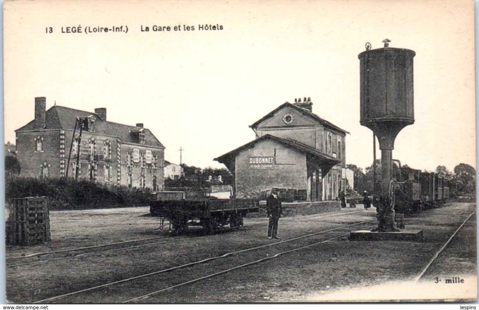 44 - LEGE -- La Gare Et Les Hôtels - Legé