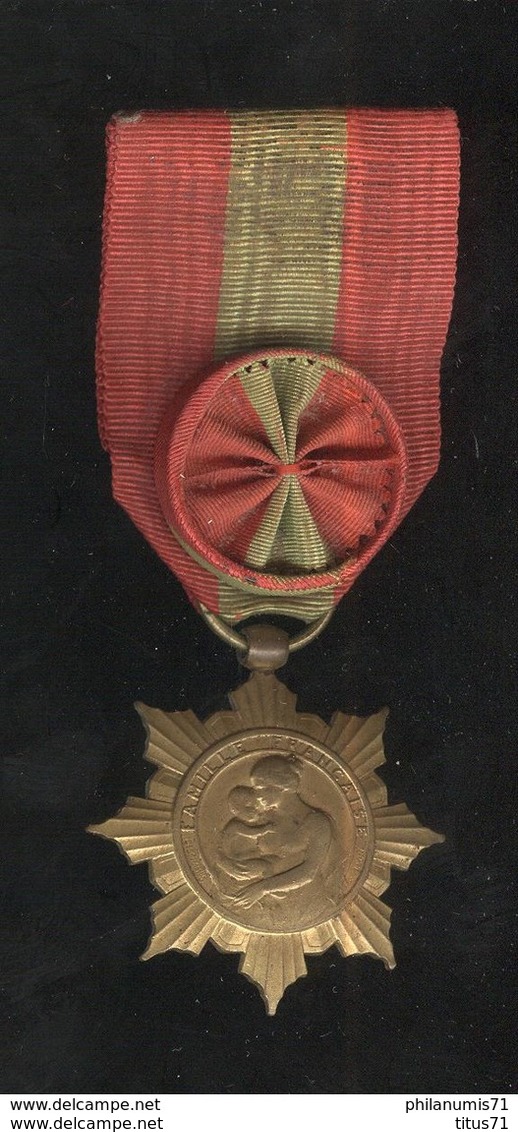 Médaille D'Or De La Famille Française - ( Lot 3 ) - France