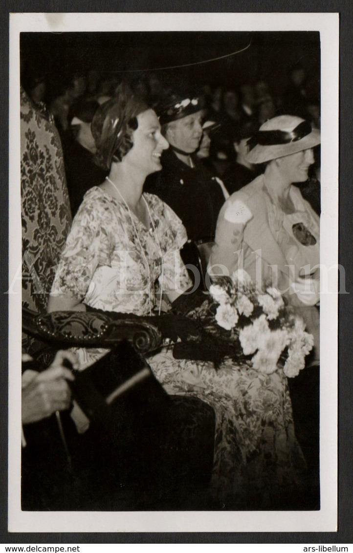 Postcard / ROYALTY / Belgique / België / Reine Astrid / Koningin Astrid / Bruxelles / Congrès De L'Enfance / 1935 - Personnages Célèbres