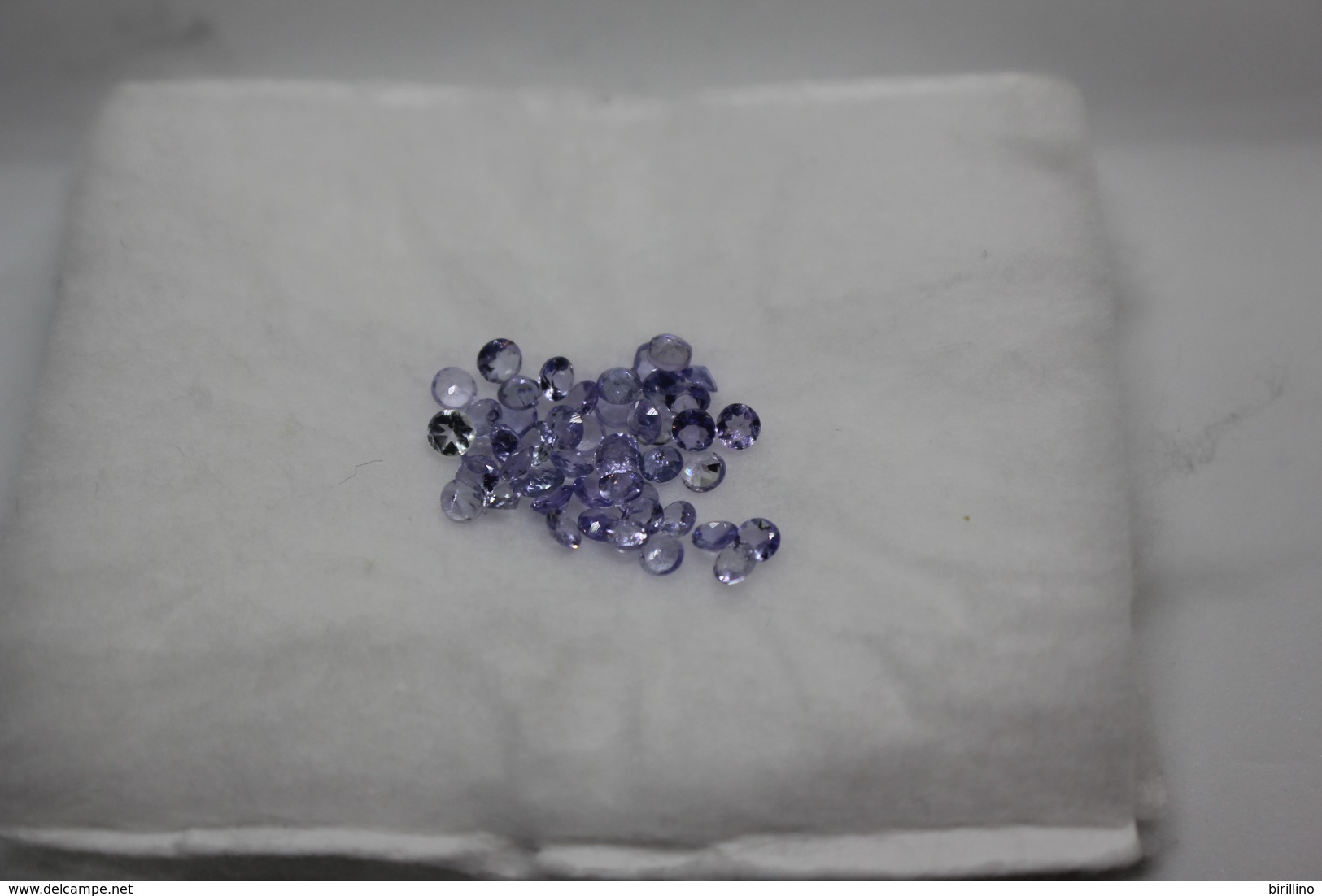 1124 - Tanzanite Ct. 2.64 (48 Pezzi) Da 2 Mm - Non Classés