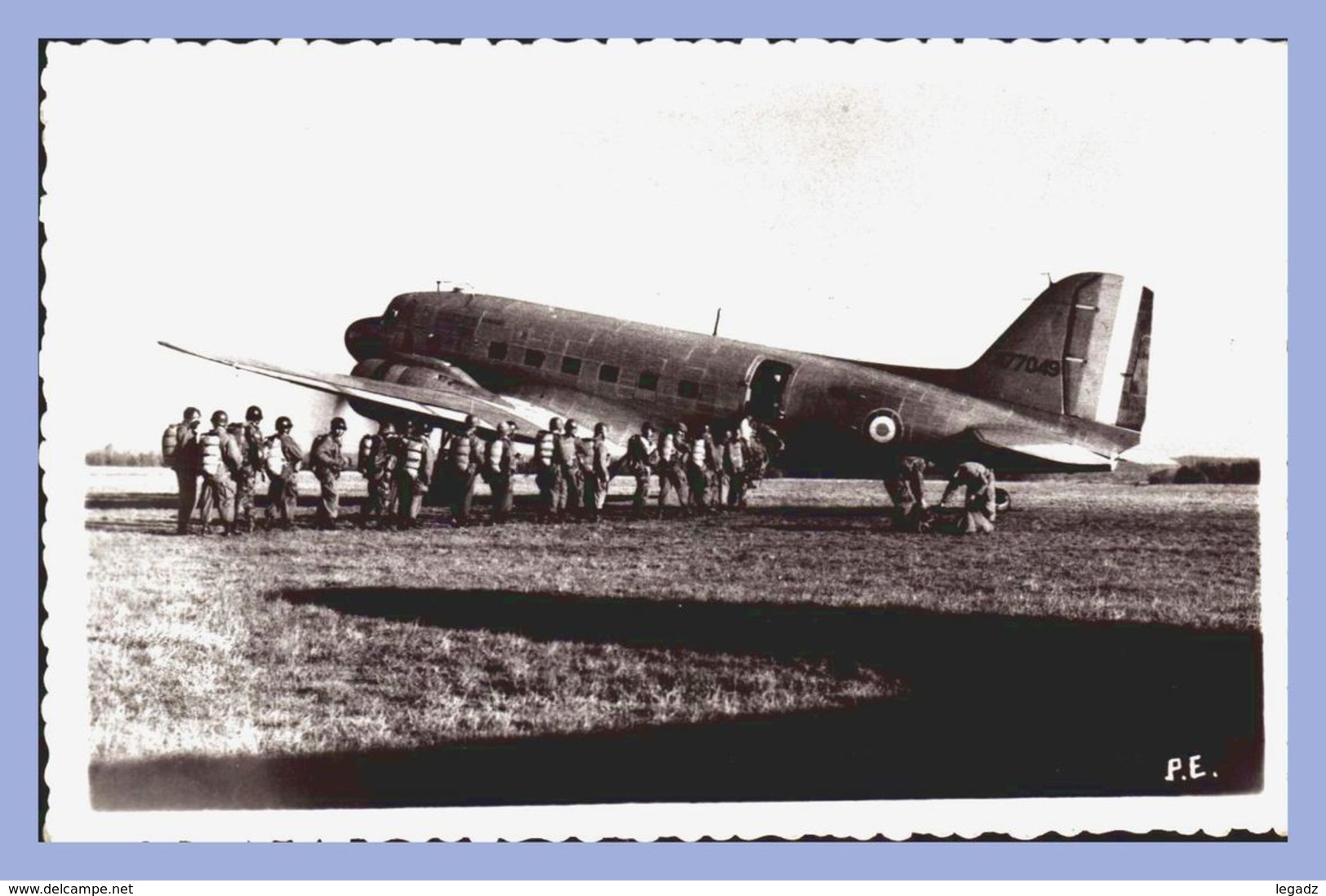 CPSM - Pau (64) - Douglas Dakota - Embarquement Des Parachuriistes - Parachutting