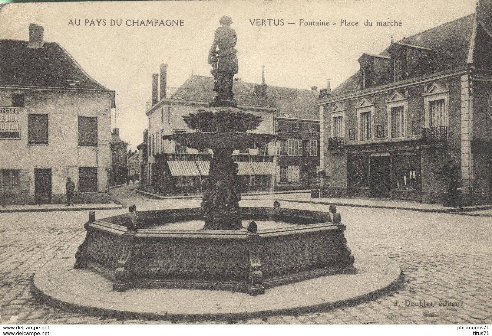 CPA  Vertus - Fontaine - Place Du Marché - Non Circulée - Vertus