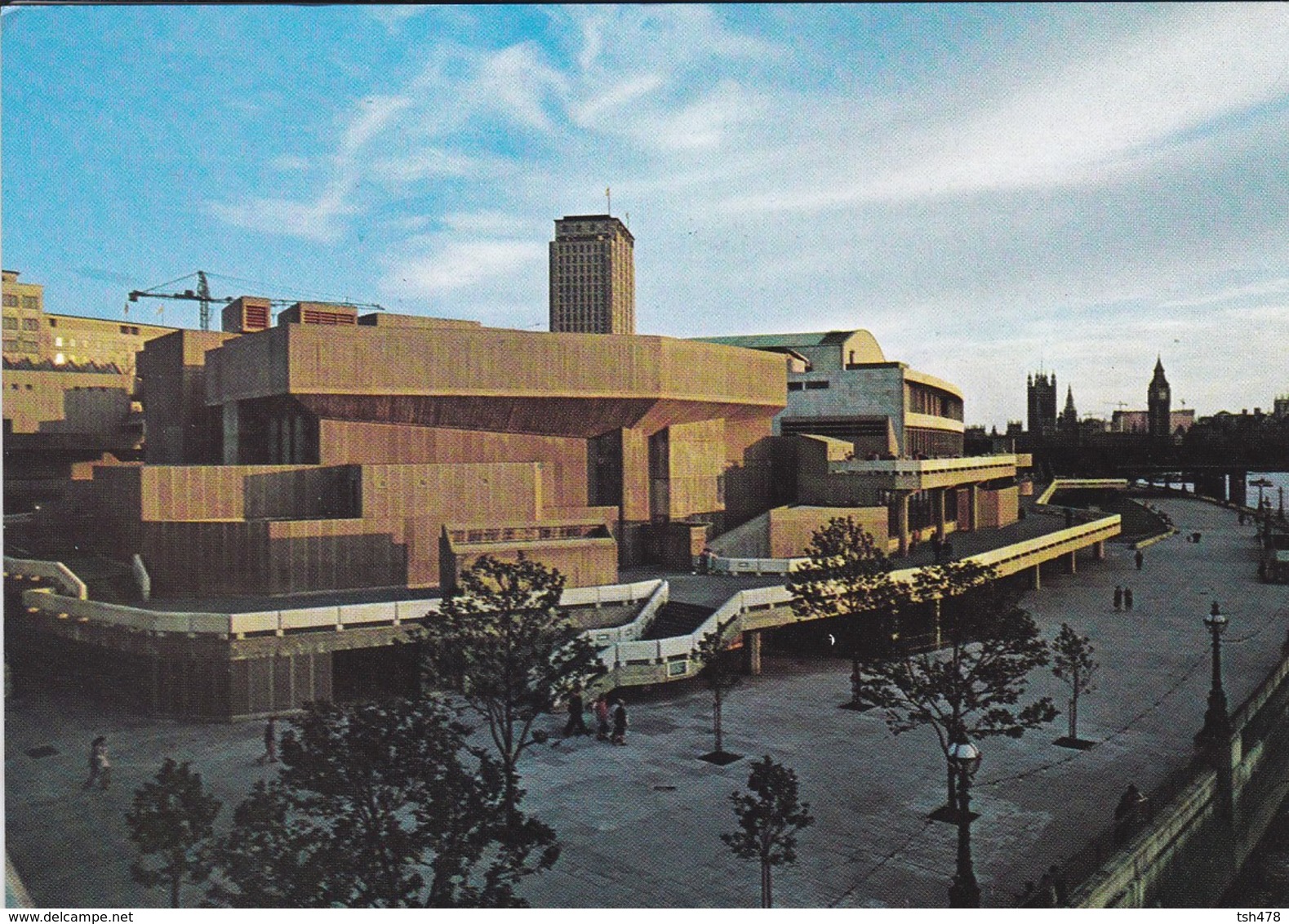 ANGLETERRE--LONDON--lambeth  Sooth Bank Concert Halls At Sunset--voir 2 Scans - Autres & Non Classés