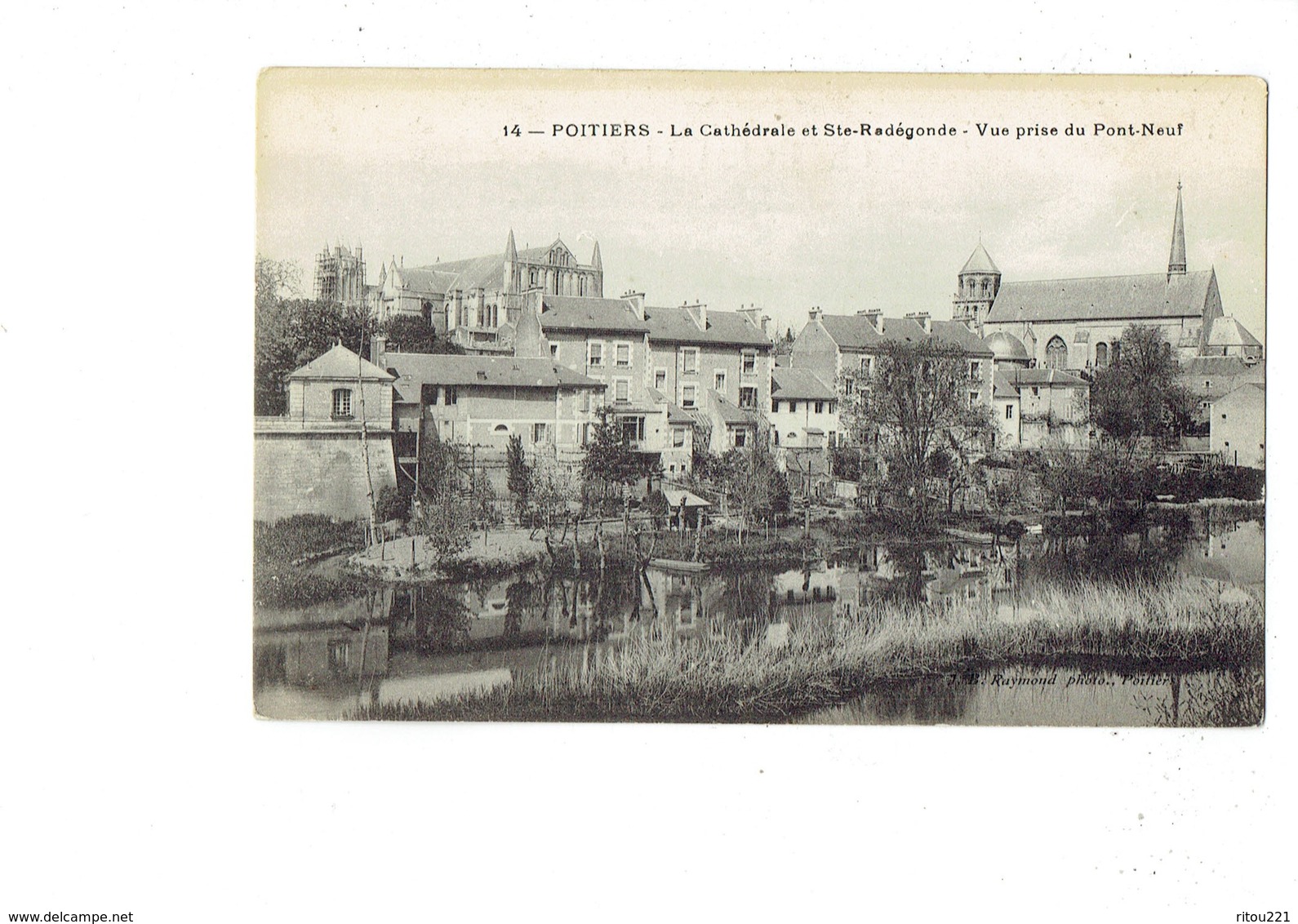 Cpa - 86 - POITIERS - La Cathédrale Et Ste Radegonde - Vue Prise Pont Neuf - Travaux échafaudage - Poitiers