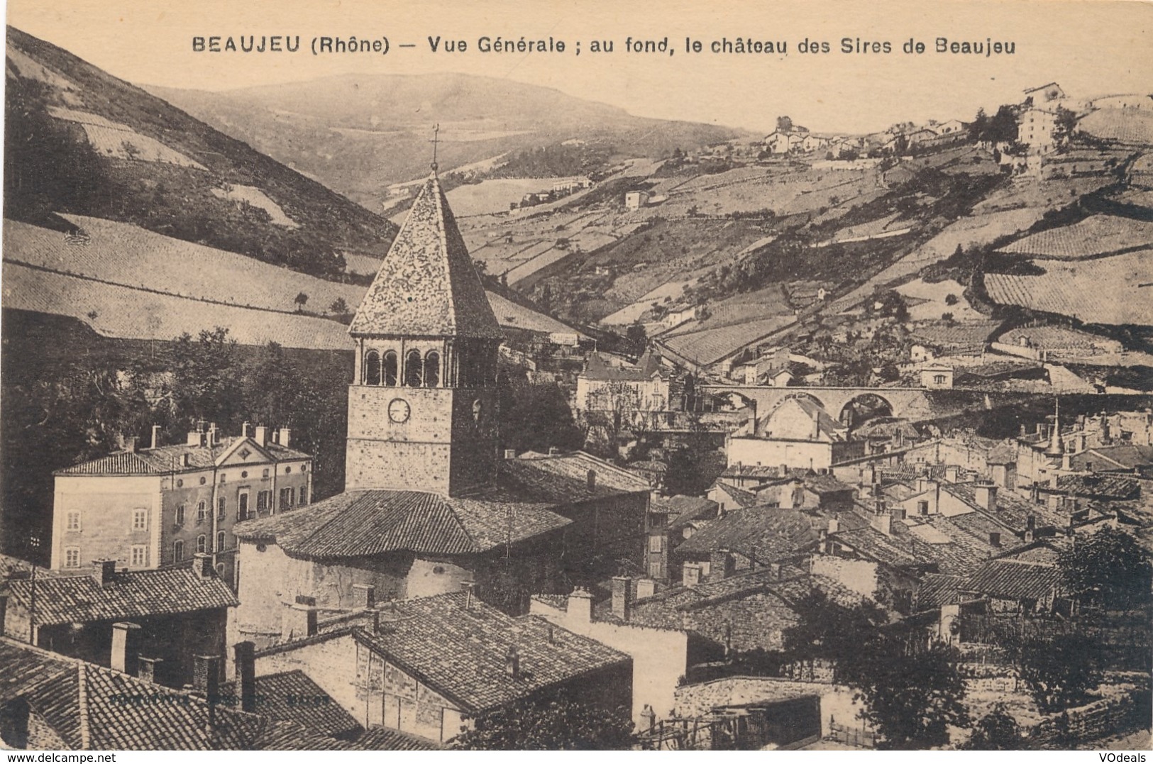 CPA - France - (69) Rhône - Beaujeu - Vue Générale; Au Fond, Le Château Des Sires De Beaujeu - Beaujeu