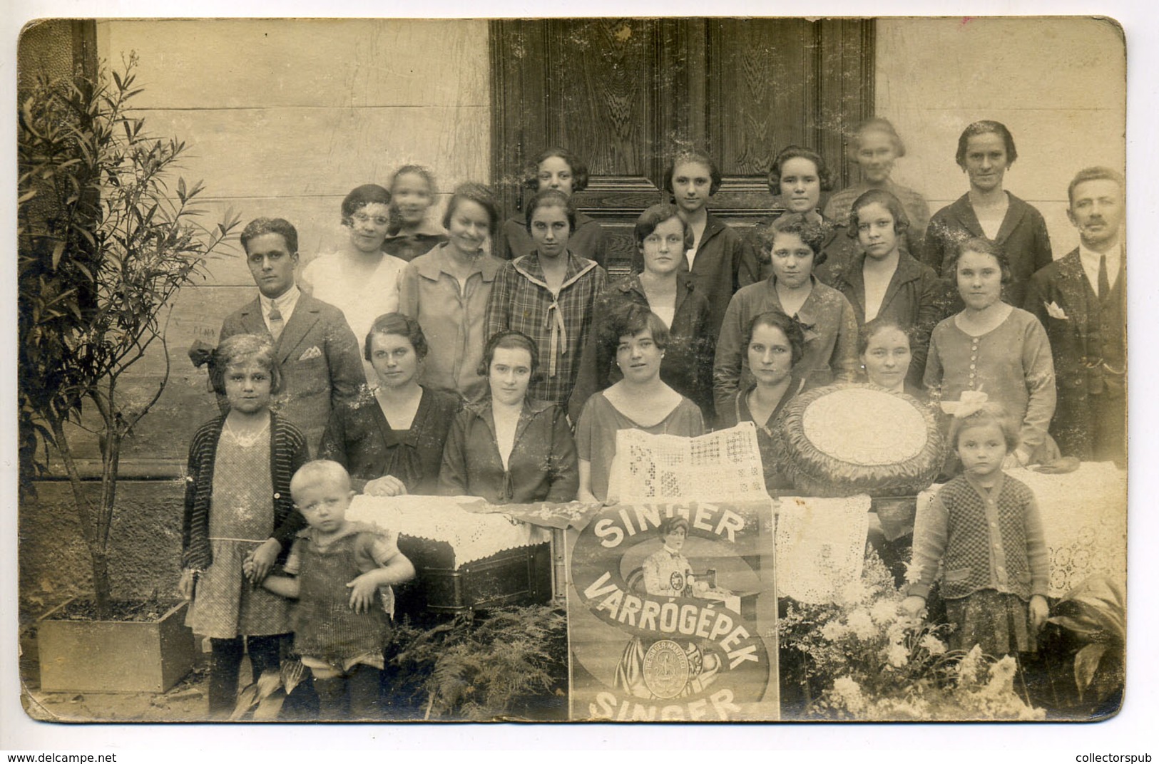 NAGYATÁD 1920. Cca. Singer Varrókör, Fotós Képeslap, Bencze István  /  Ca 1920 Singer Sewing Circle Photo Vintage Pic. P - Hungary