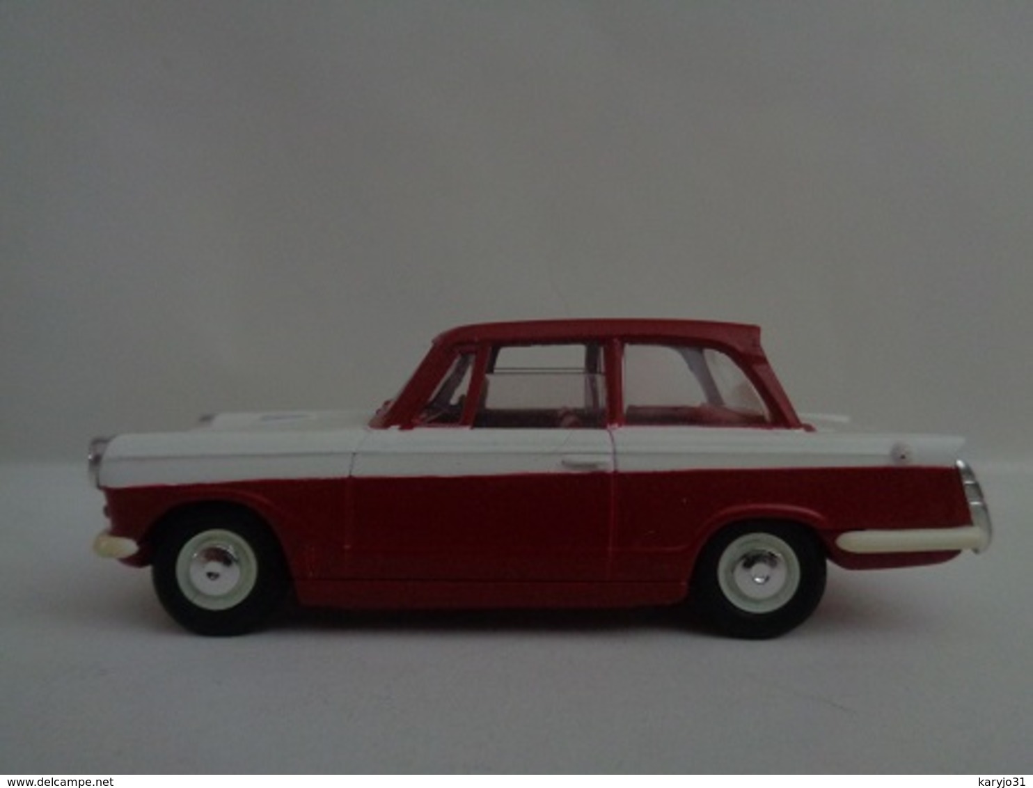 TRIUMPH HERALD  - 1/43  Gorgi - Solido