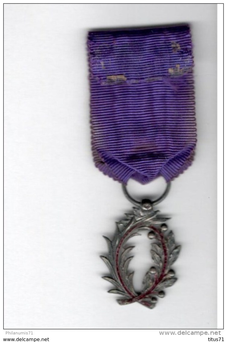 Médaille Palmes Académiques IIIème République Argent émaillée Rouge - Ruban Délavé Au Recto - Autres & Non Classés