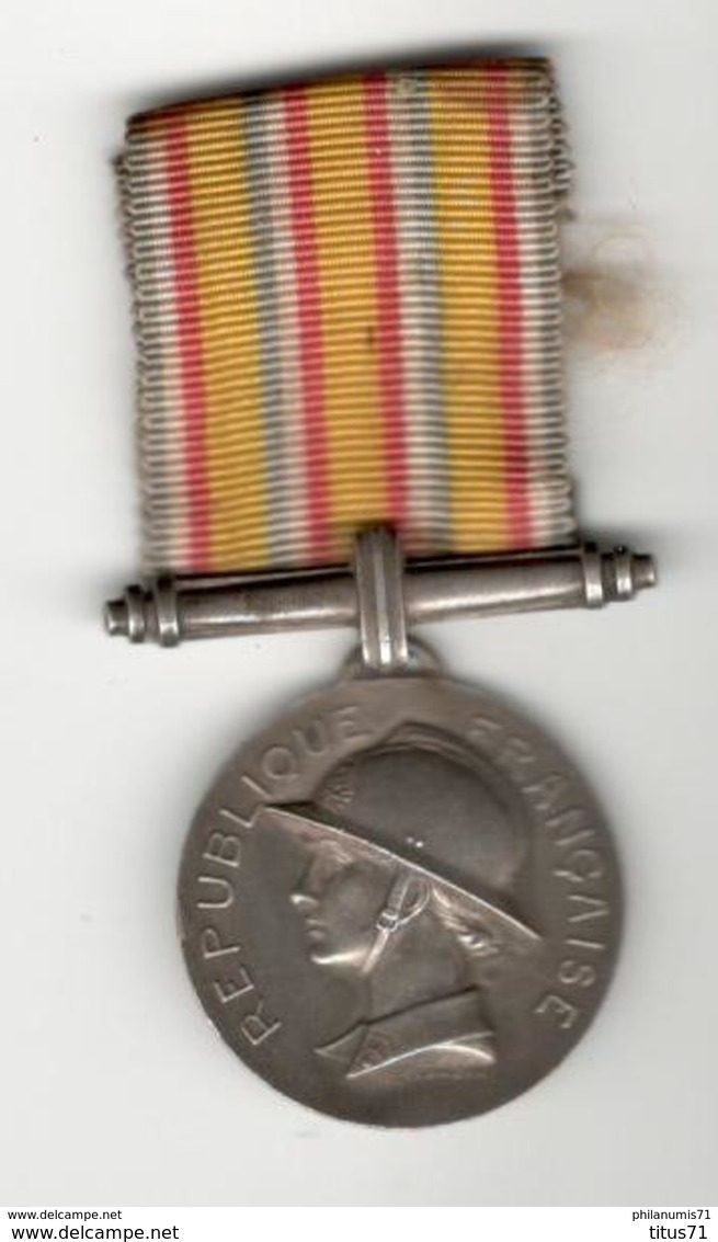 Médaille D'Honneur Des Pompiers - Circa 1960 - Firemen