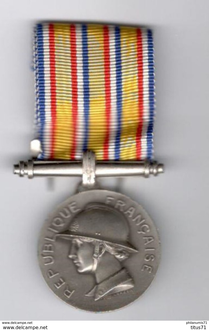 Médaille D'Honneur Des Pompiers - Poinçons 1 * - Circa 1972 - Pompiers