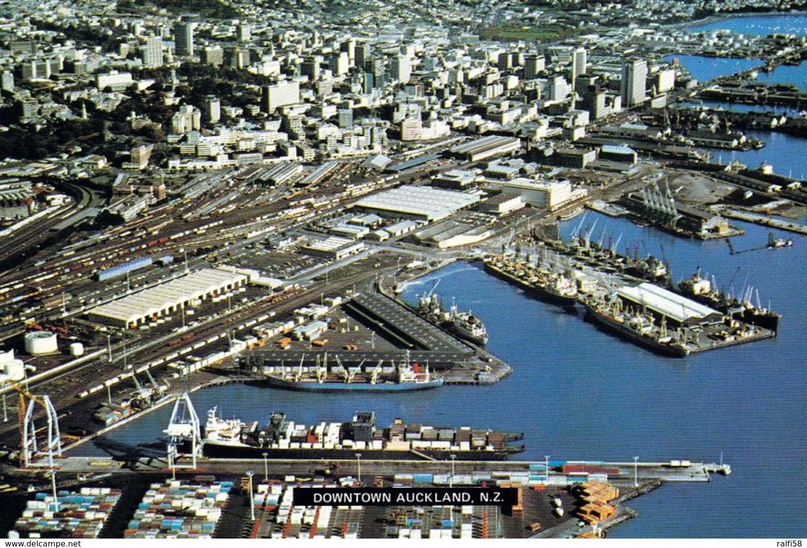 1 AK New Zealand * Downtown Auckland Und Der Containerhafen - Luftbildaufnahme * - Neuseeland
