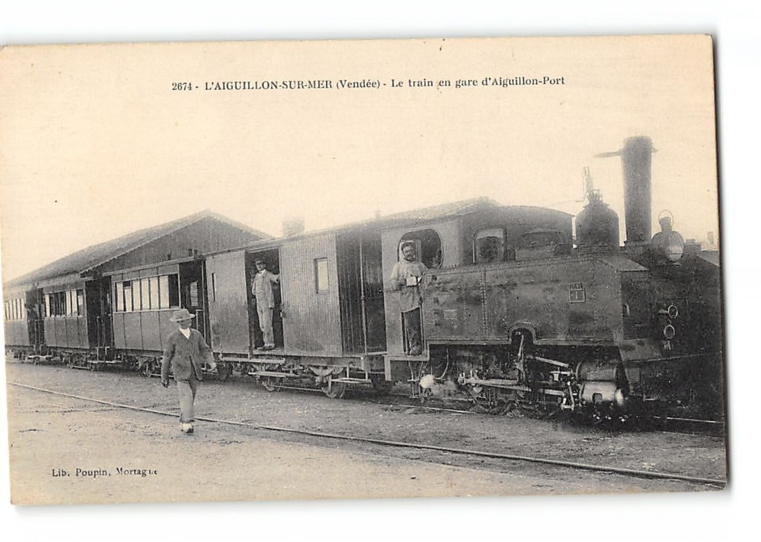 CPA 85 L'Aiguillon Sur Mer Le Train En Gare - Autres & Non Classés