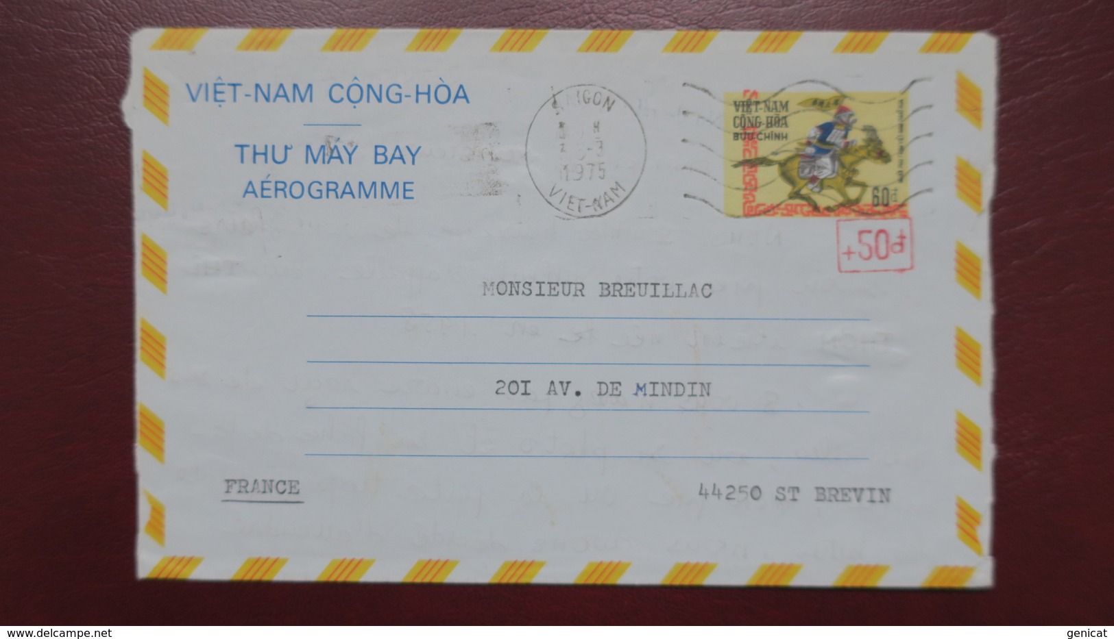 Vietnam Entier Postal Aerogramme 1975 Saigon Pour La France Avec Texte - Viêt-Nam