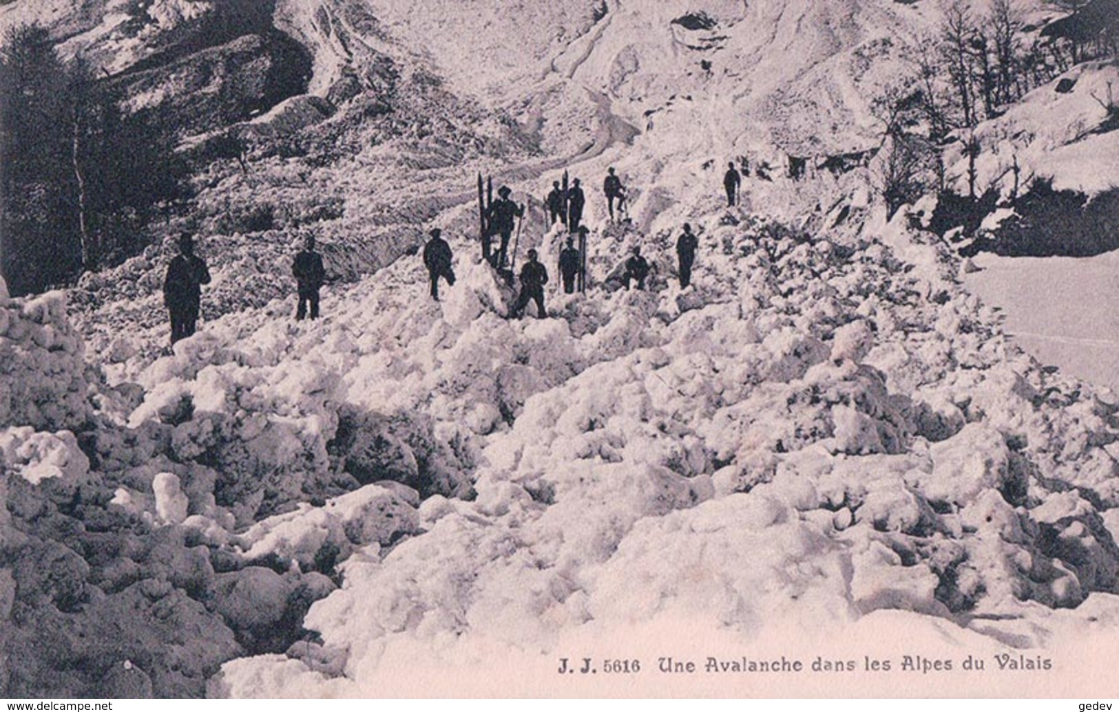 Une Avalanche Dans Les Alpes Valaisannes, Non Située (Charnaux 1290) - Autres & Non Classés
