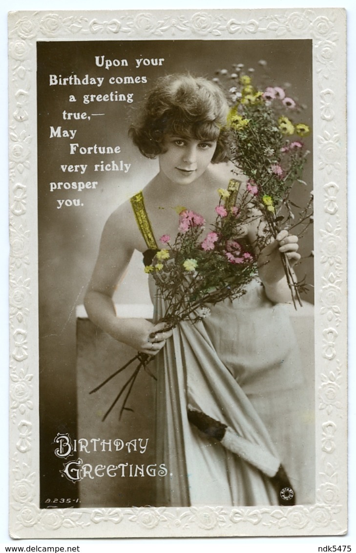 BIRTHDAY GREETINGS : PRETTY GIRL WITH FLOWERS - Anniversaire