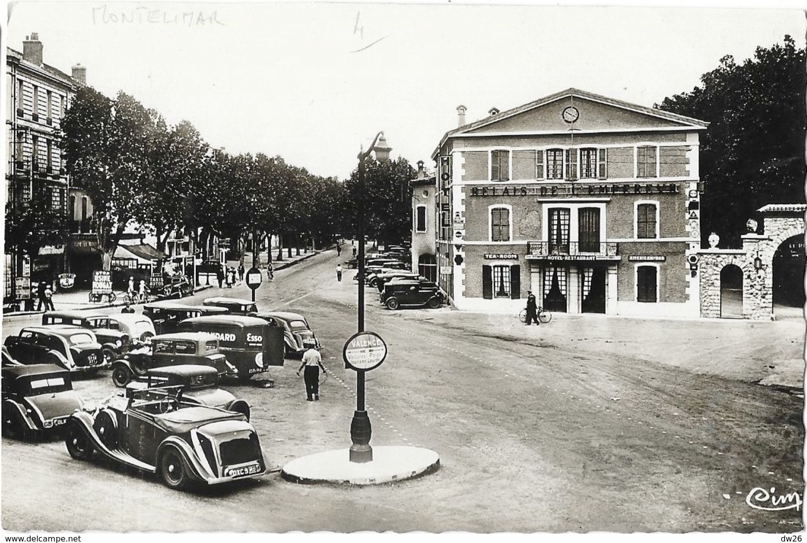 Montélimar - Place D'Aygü, Relais De L'Empereur Vers 1950, Belles Voitures - Edition Combier - Carte CIM - Montelimar