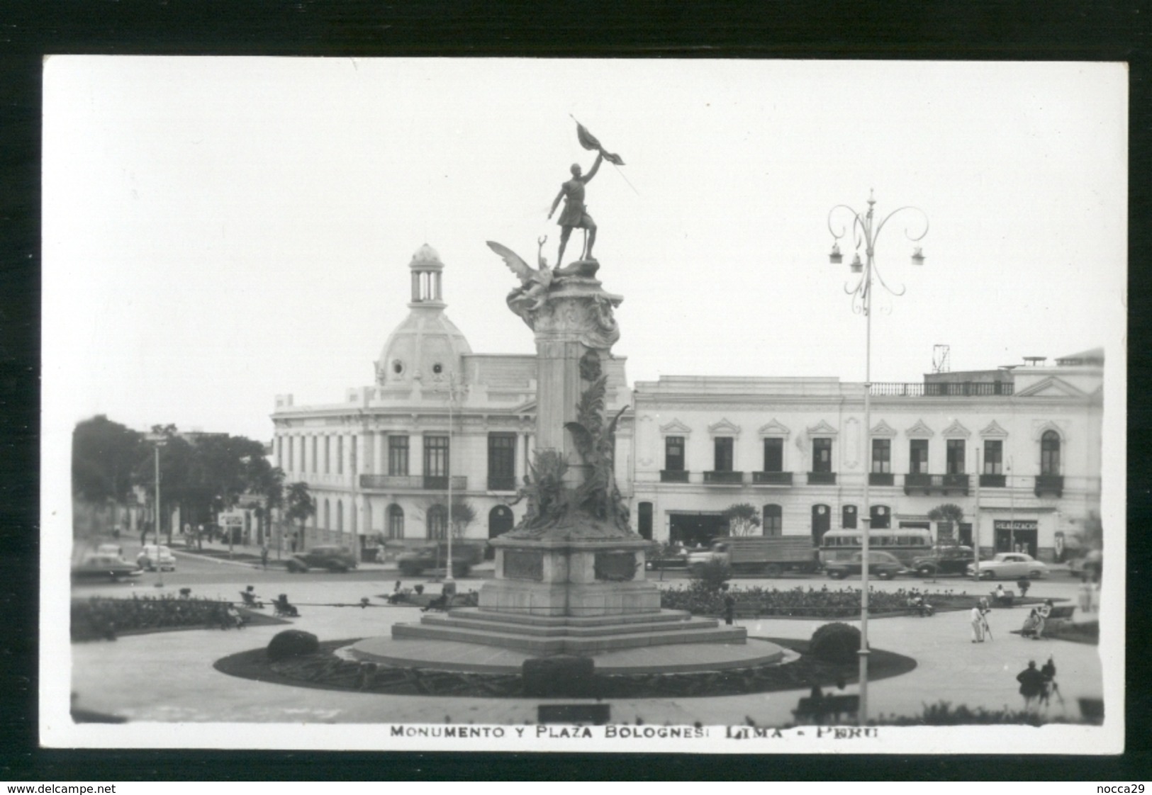 PERU - ANNI 40-50  - LIMA -  CARTOLINA FOTOGRAFICA FORMATO PICCOLO MONUMENTO Y PLAZA BOLOGNESI - Perù