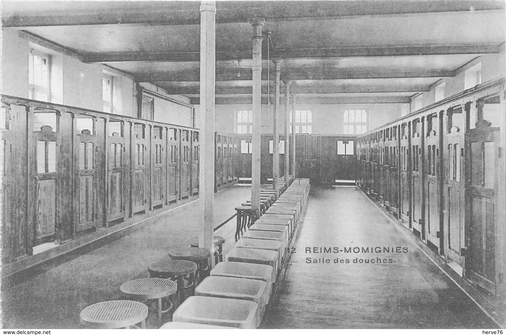 BELGIQUE - REIMS-MOMIGNIES - Salle Des Douches - Pensionnat - Momignies