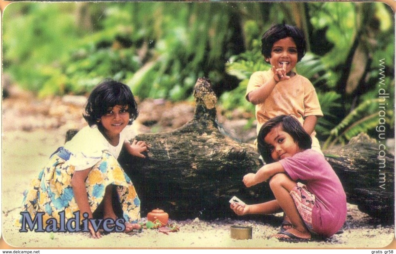 Maldives - MAL-C-24, Three Girls, Children, 2/02, Used As Scan - Maldivas