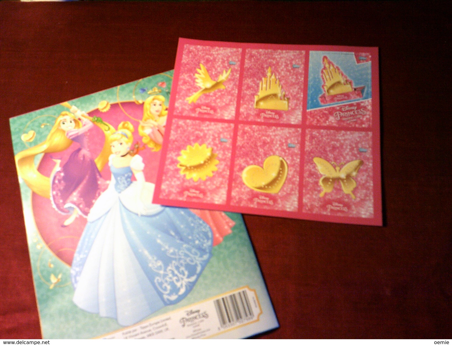 DISNEY  PRINCESS  KIT DE DEMARAGE A / 5 FANTASTIQUE CARTES 3D + GUIDE + TAPIS DE JEU + CLASSEUR + 1 POCHETTE DE CARTE - Autres & Non Classés