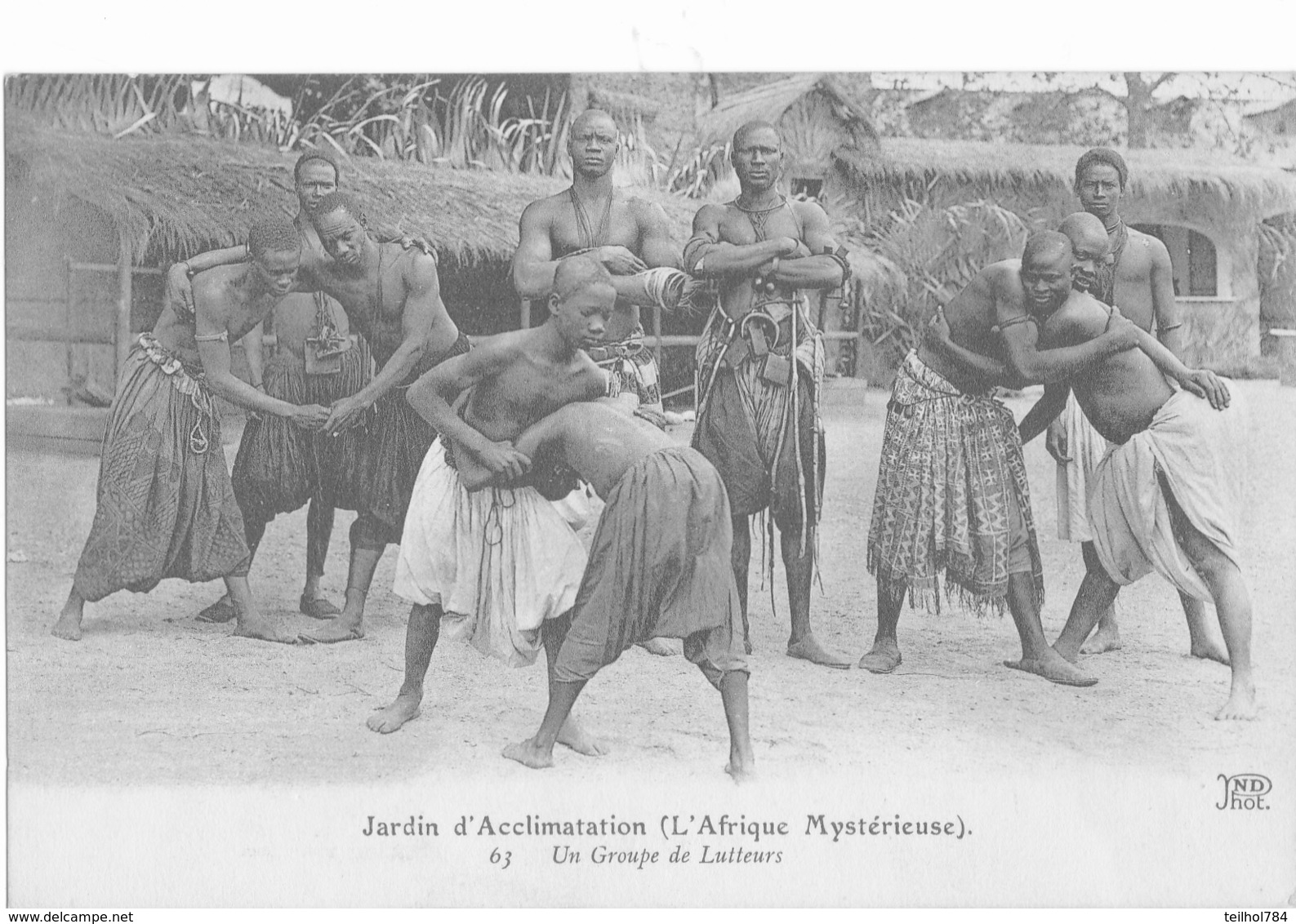 JARDIN D ACCLIMATATION  -  L AFRIQUE MYSTERIEUSE  -  UN GROUPE DE LUTTEURS - Parcs, Jardins