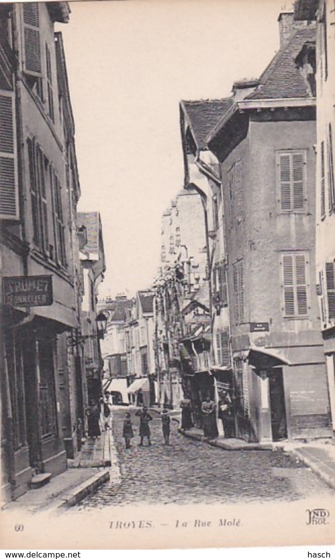 30078Troyes, La Rue Molé. - Troyes