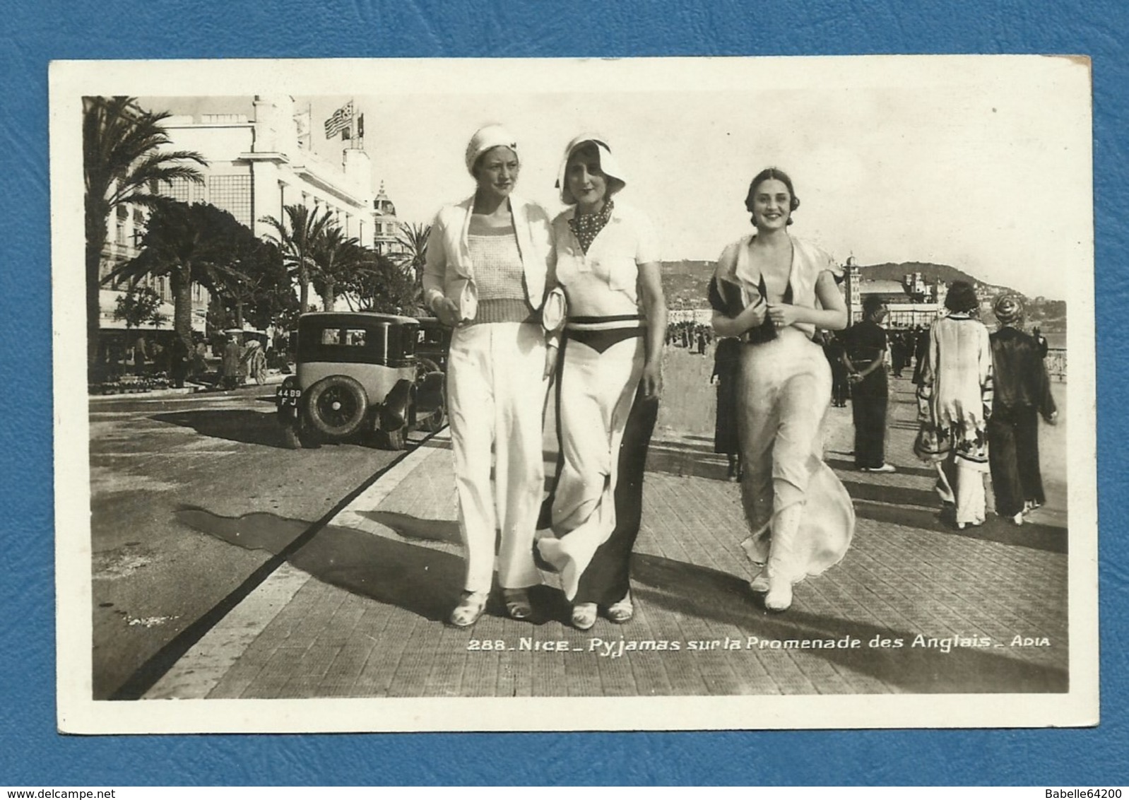 NICE- Pyjamas Sur La Promenade Des Anglais  . ( Voitures Anciennes ) . ( Ref 90 ) - Autres & Non Classés