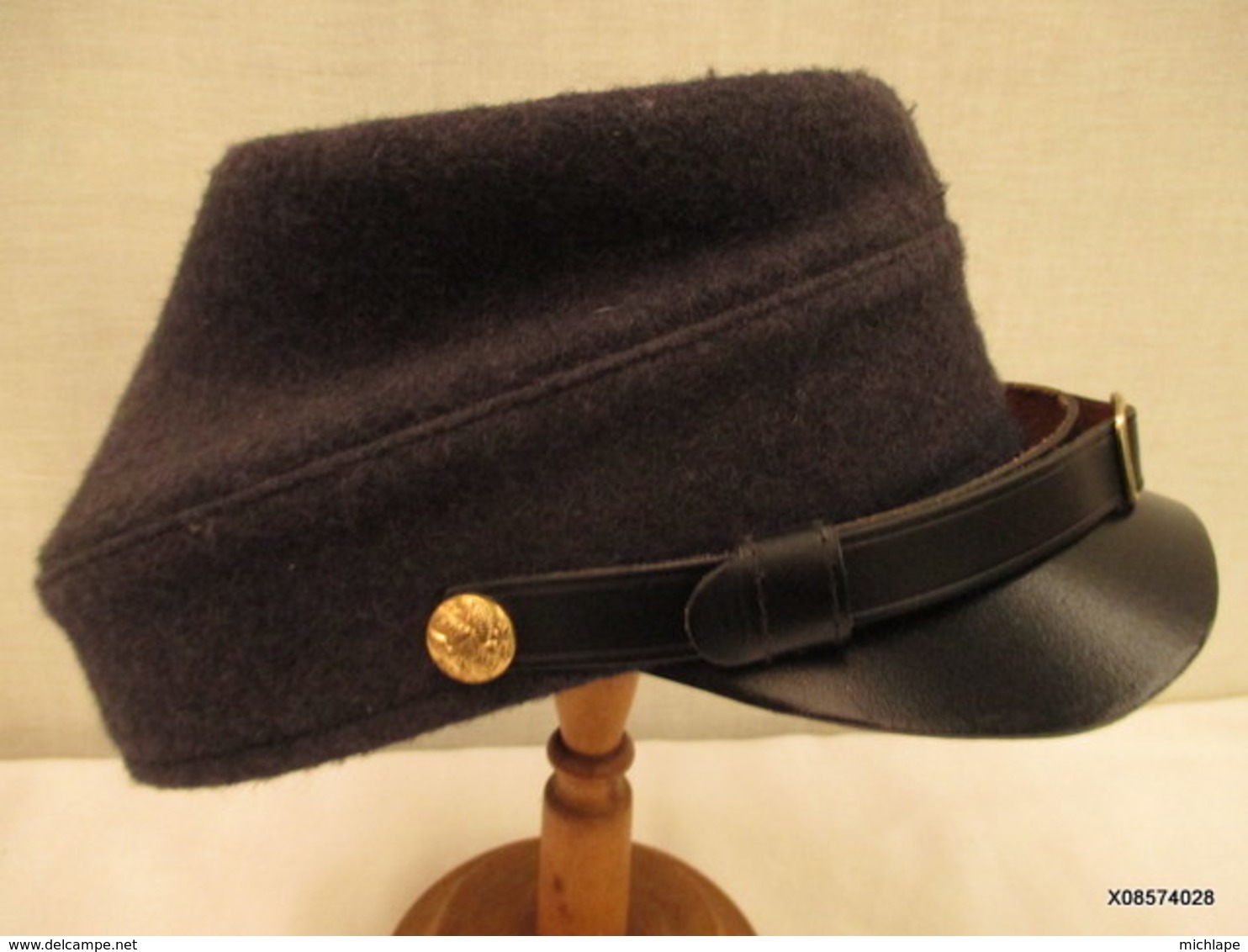 Kepi  U S   Jamais Porté - état Neuf -  Mesure Exterieur Du Tour  63 Cm - Armes Neutralisées