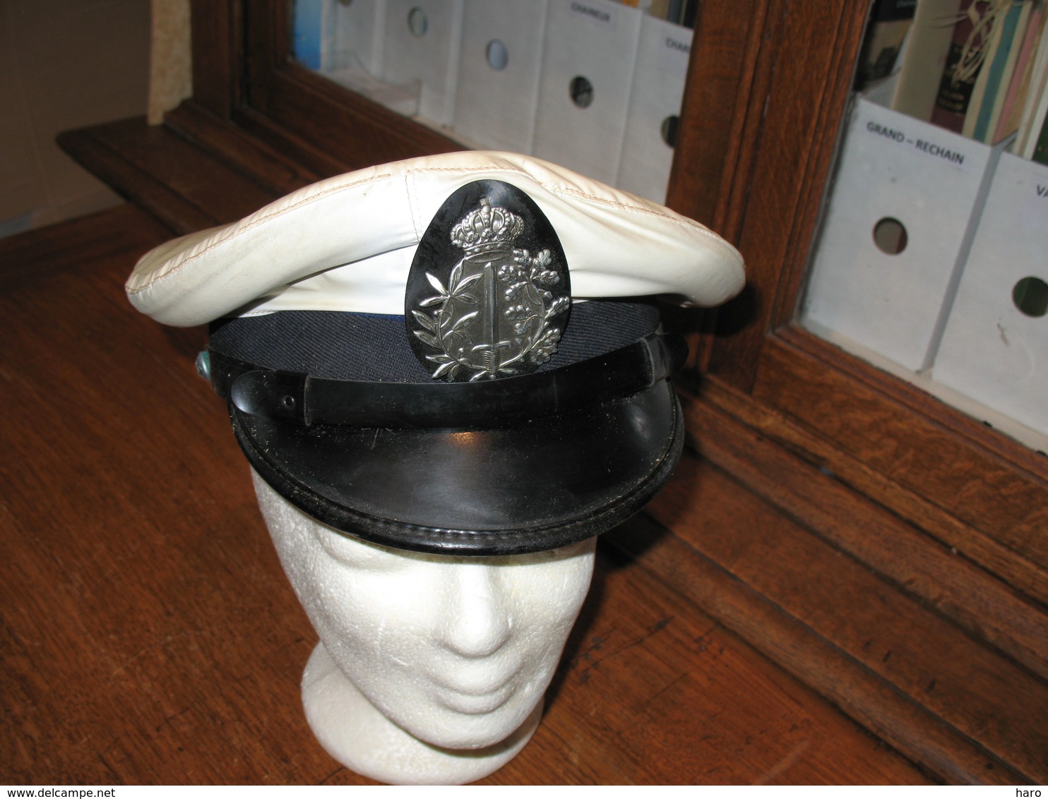 Ancienne Casquette D'un Policier Verviétois Avec Housse Plastique  - VERVIERS ( Sous Réserve) - Police & Gendarmerie