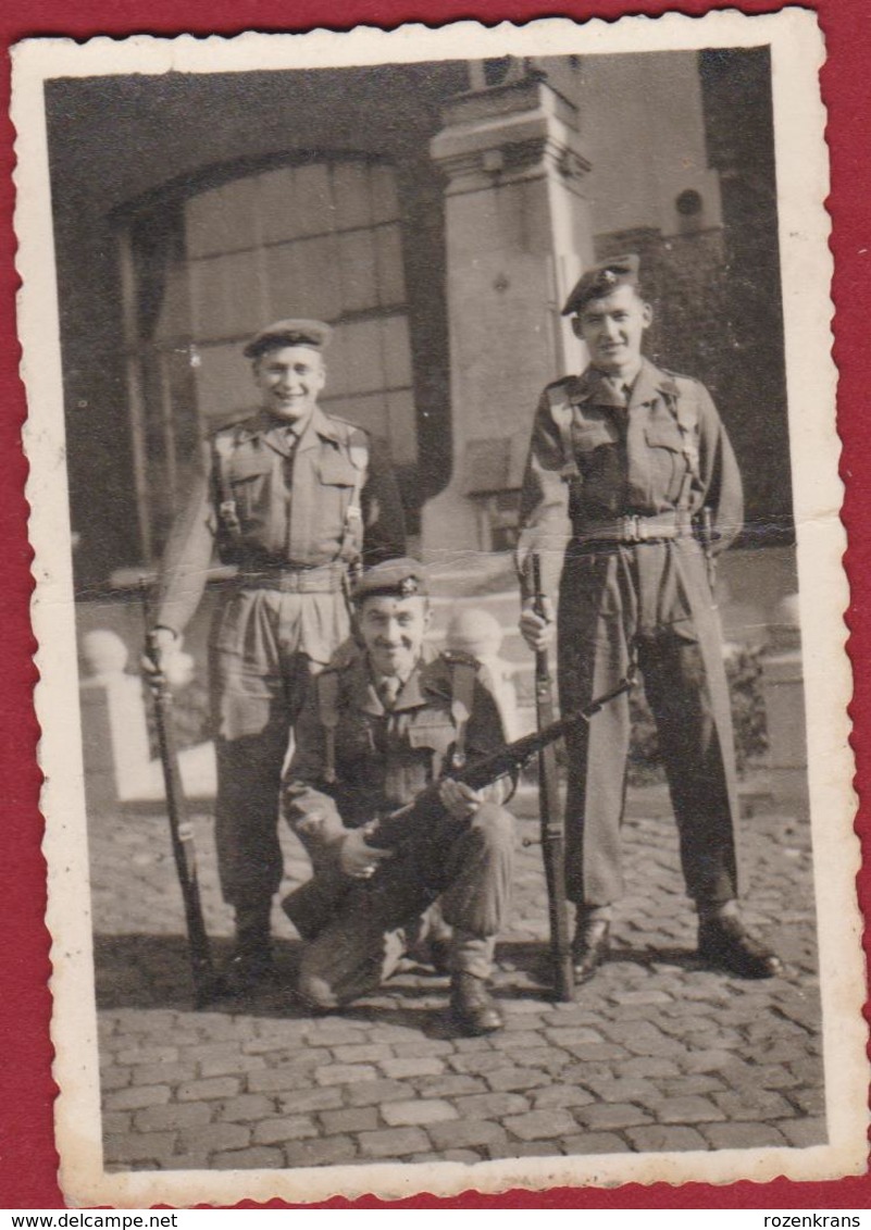 Soldiers Soldaten A Identifier Te Identificeren Military Uniform (fold) Army Armee Leger - Uniforms