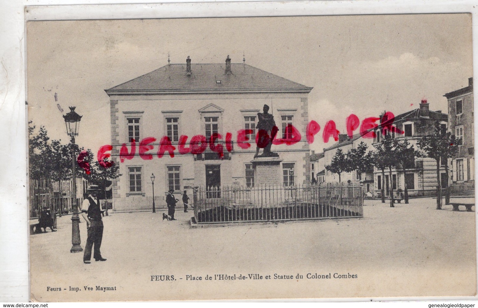 42- FEURS- PLACE DE L' HOTEL DE VILLE ET STATUE DU COLONEL COMBES 1904 - Feurs