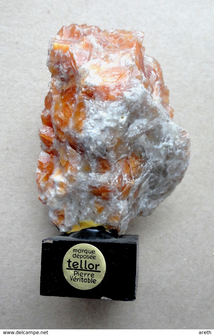 Joli Pierre CALCITE Sur Socle Bois -   9 X 7 X 4 Cm - Minerals