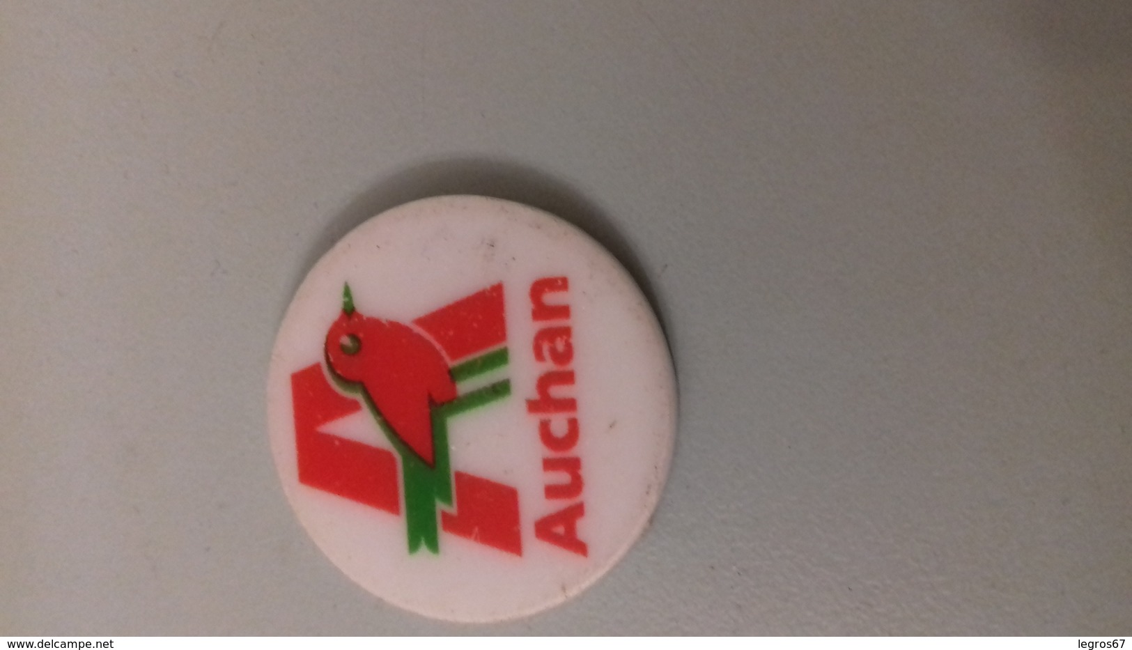 JETON DE CADDIE AUCHAN - VERSO RELIEF - Jetons De Caddies