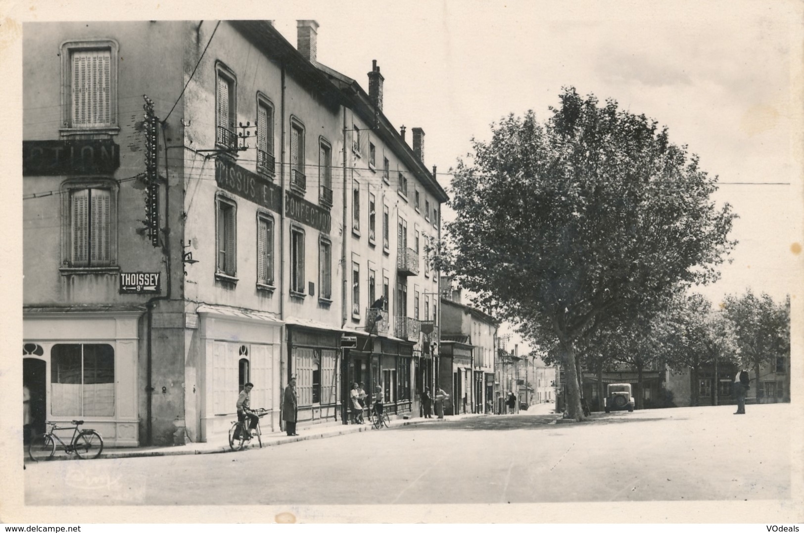 CP - France - (69) Rhône - Fleurie - La Place Et La Grande Rue - Autres & Non Classés