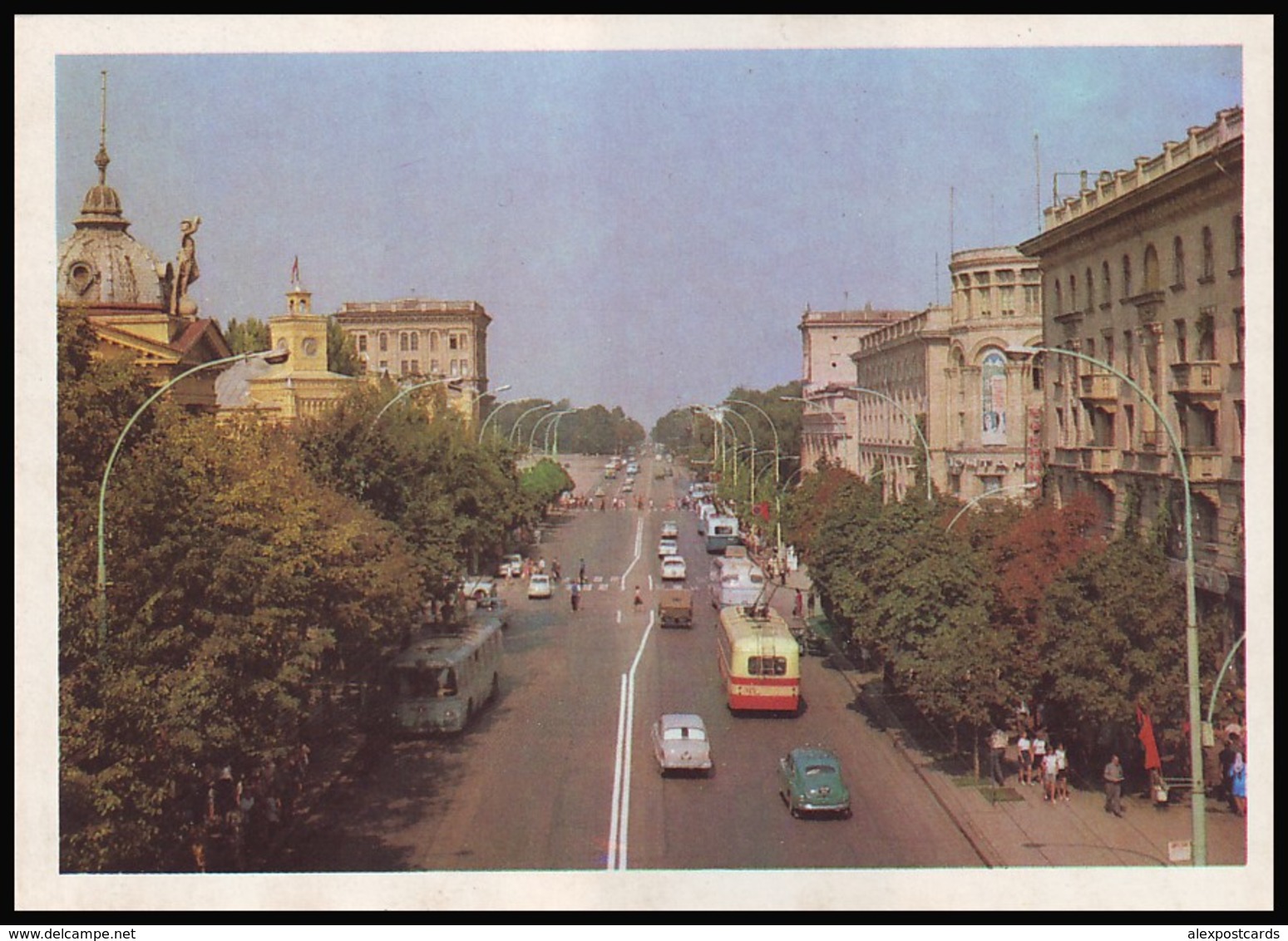 MOLDOVA (USSR, 1974). KISHINEV - CHISINAU. LENIN AVENUE, Urban Transport. Unused Postcard - Moldavie