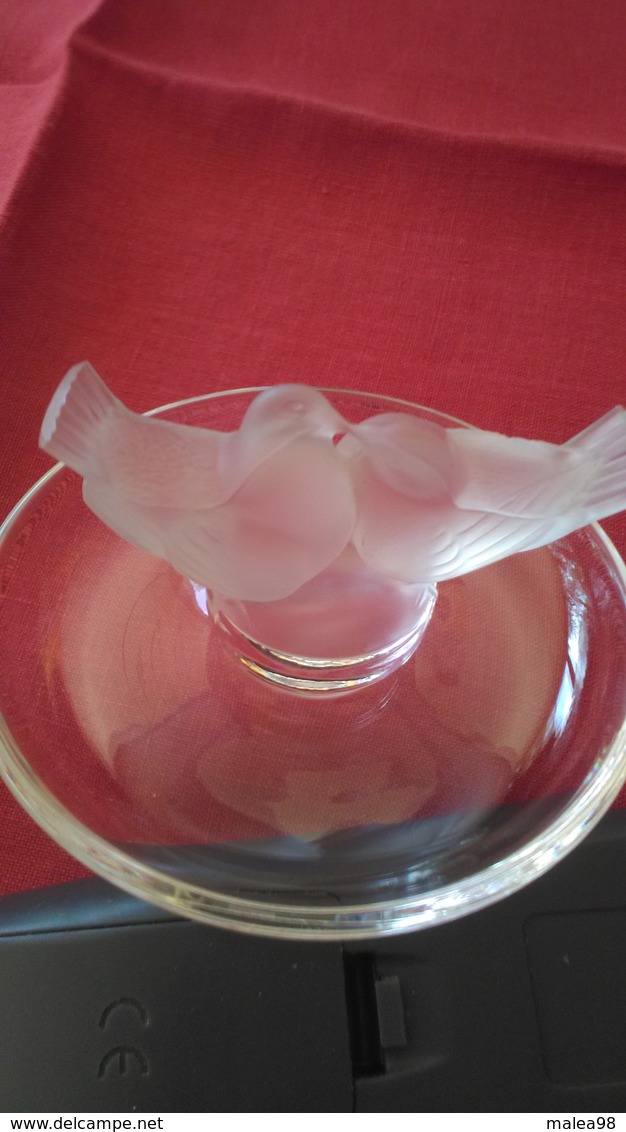 CHARMANT  ET ROMANTIQUE  BAGUIER  EN CRISTAL  LALIQUE,,  ,2 OISEAUX  SE BECOTENT - Verre & Cristal