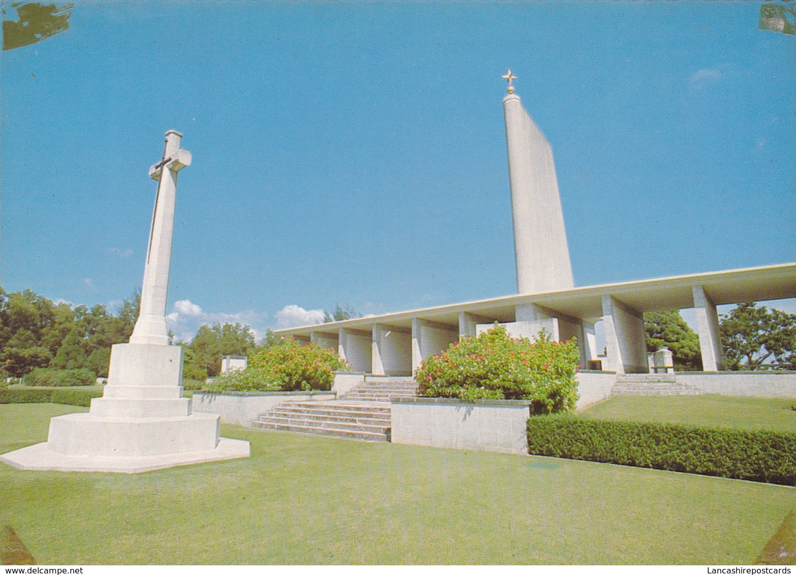 Postcard Kranji War Memorial Singapore  My Ref  B23181 - Singapore