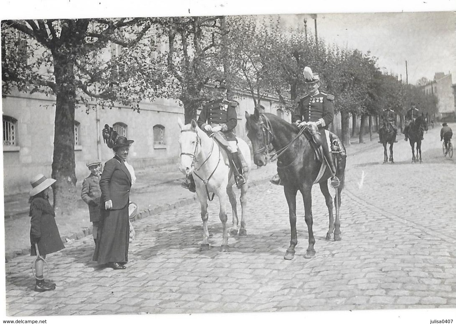 SAINT CYR L'ECOLE (78) Carte Photo Rue Militaires à Cheval Animation - St. Cyr L'Ecole