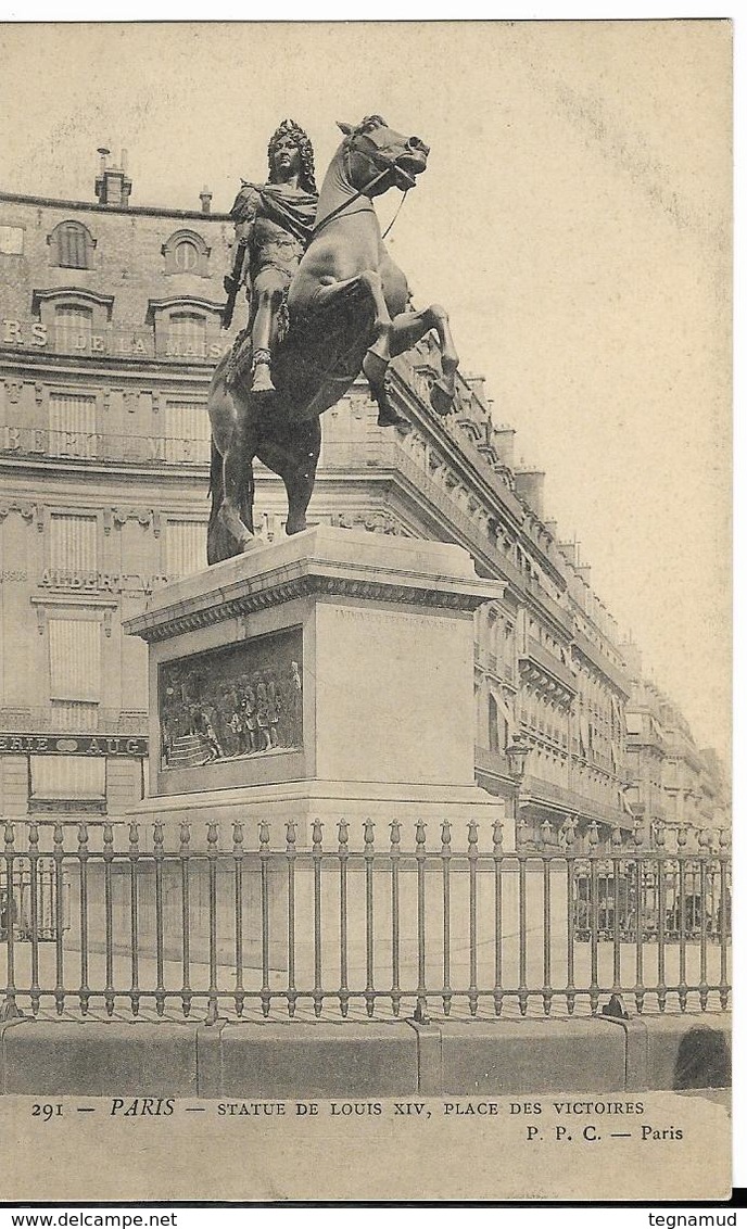 PARIS - Statue De Louis XIV - Place Des Victoires - Statues